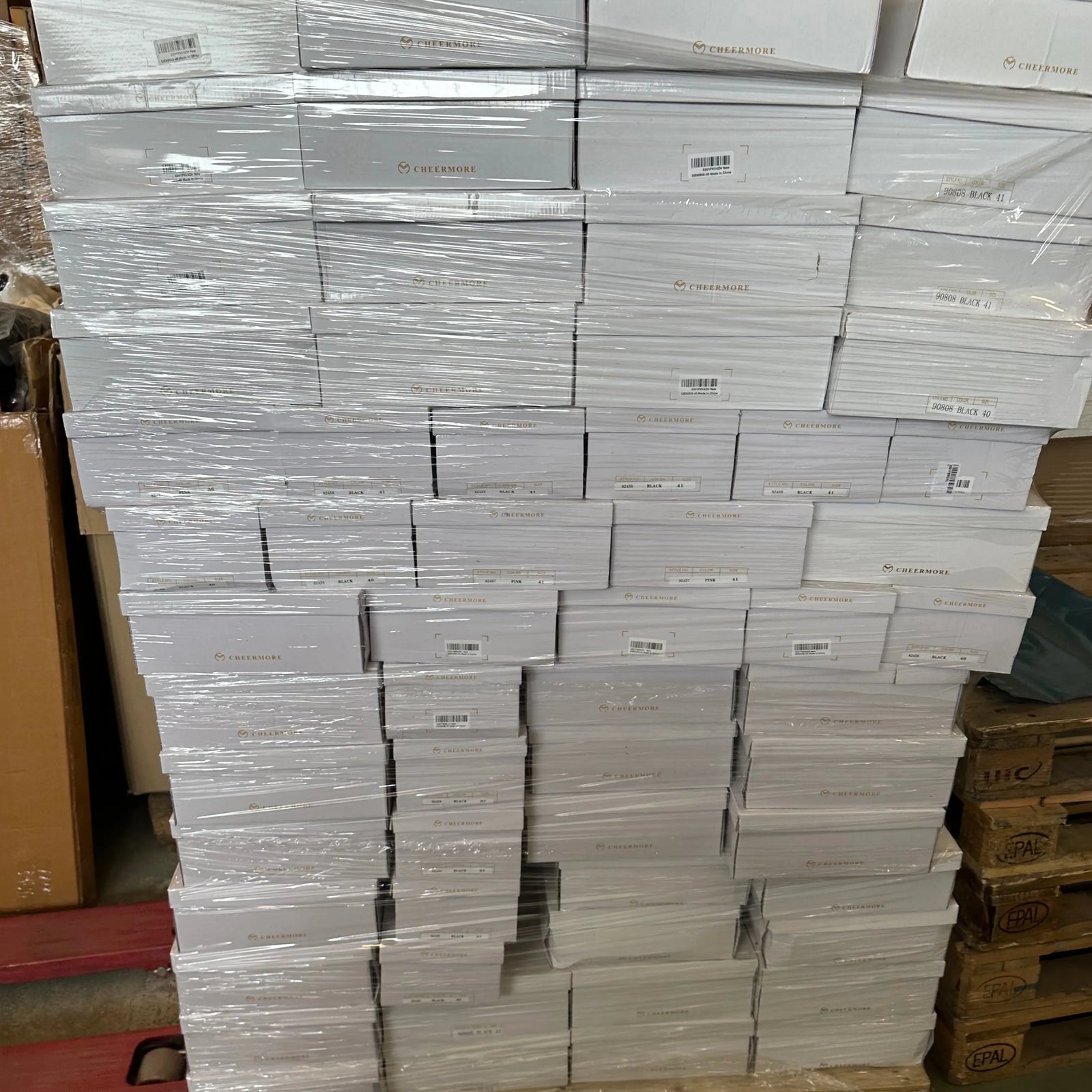 Pallet with Shoes | Closeout Shoes | Winter" - Marketplace